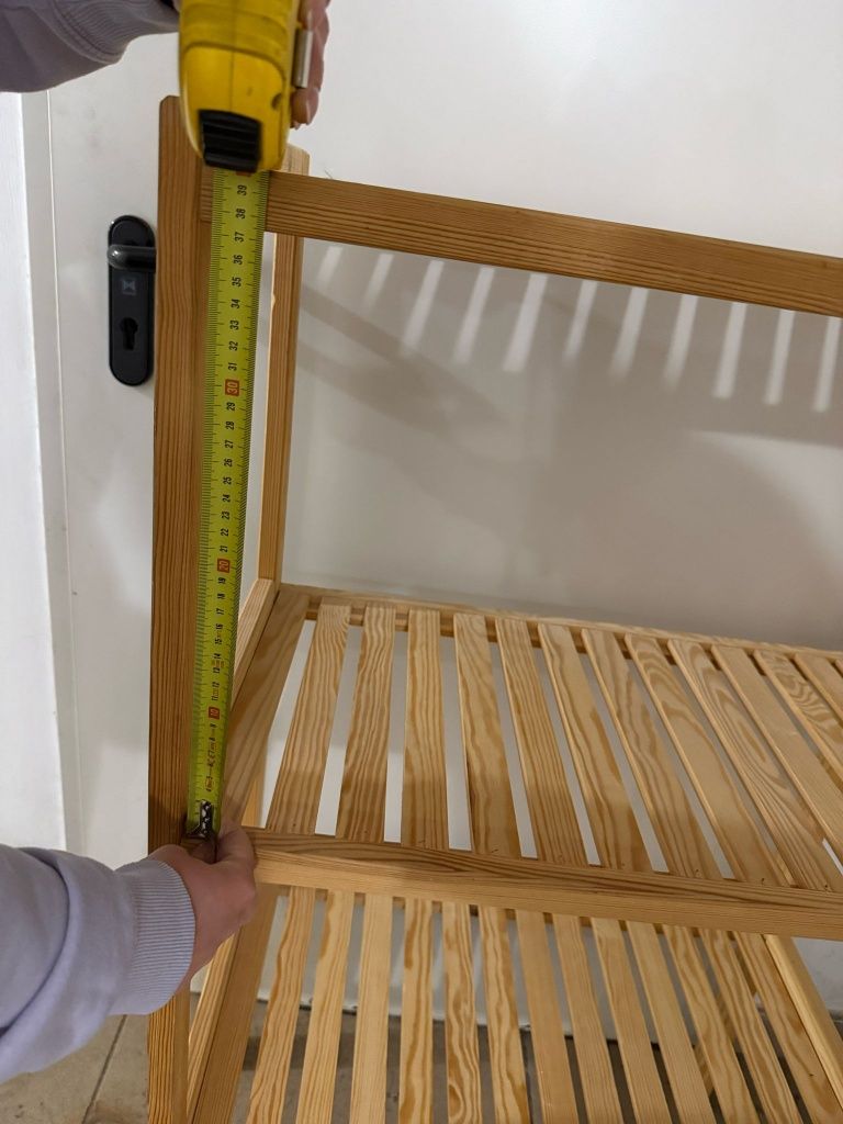 Regał szafka stojak drewniany z półkami uchwytami do ściany ikea