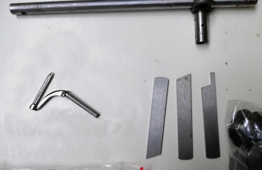 Шкивы небольшие. Запчасти к швейным машинам