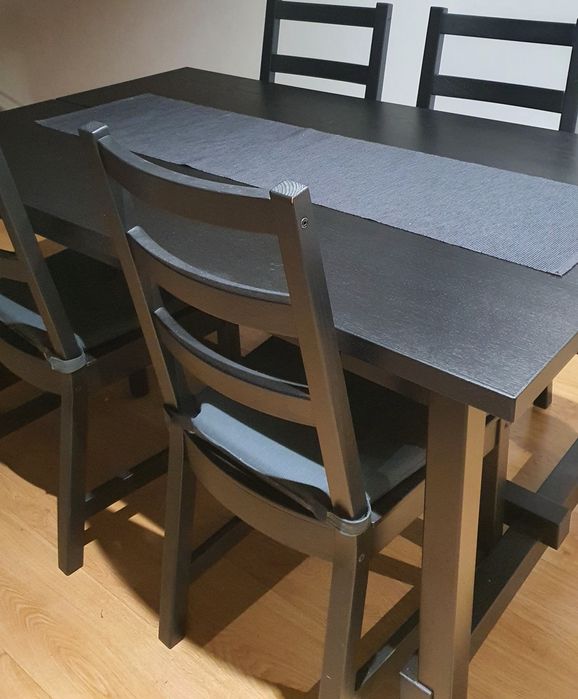 Mesa Ikes com 4 Cadeiras Preto Nordviken