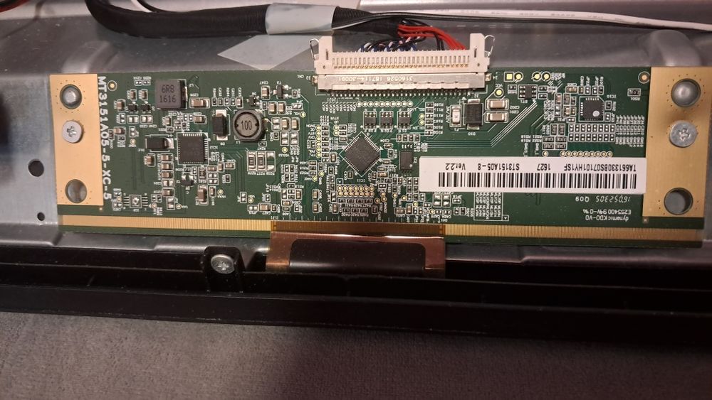 Bravis LED-32E2000 на запчастини