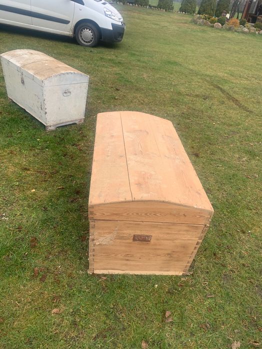 Stare kufry drewniane