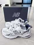 nowe, nienoszone buty New Balance 530 w kolorze srebrnym, rozmiar 38