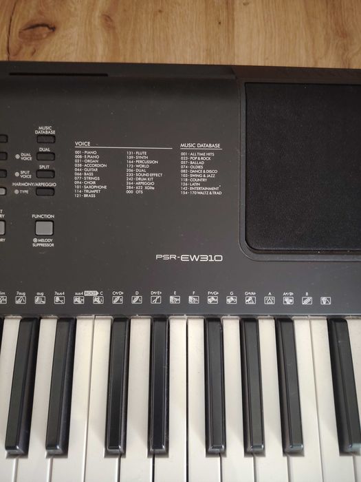 Yamaha PSR Ew310
