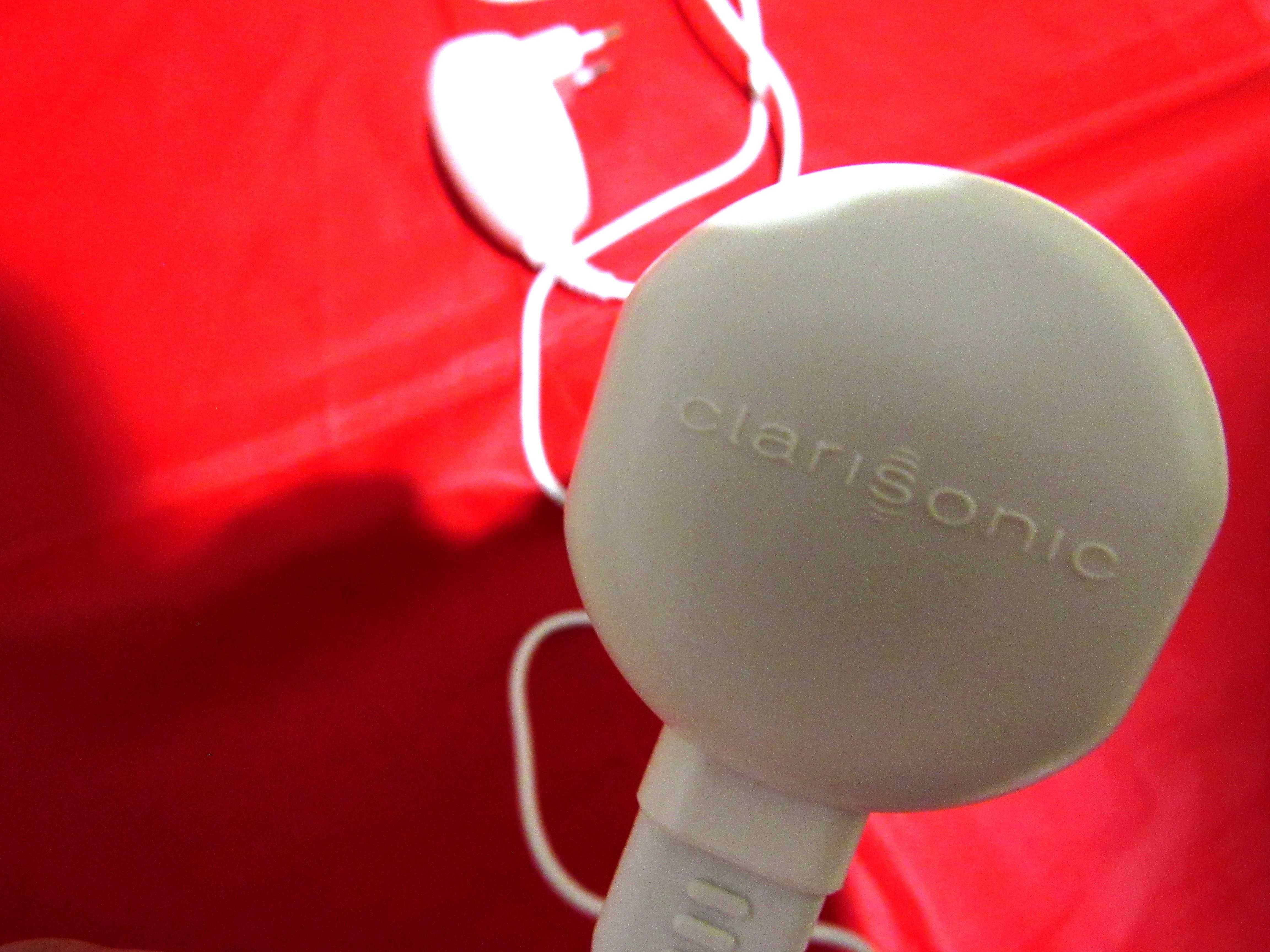 Clarisonic HK-J202-A120 - беспроводная зарядка, адаптер, блок питания.