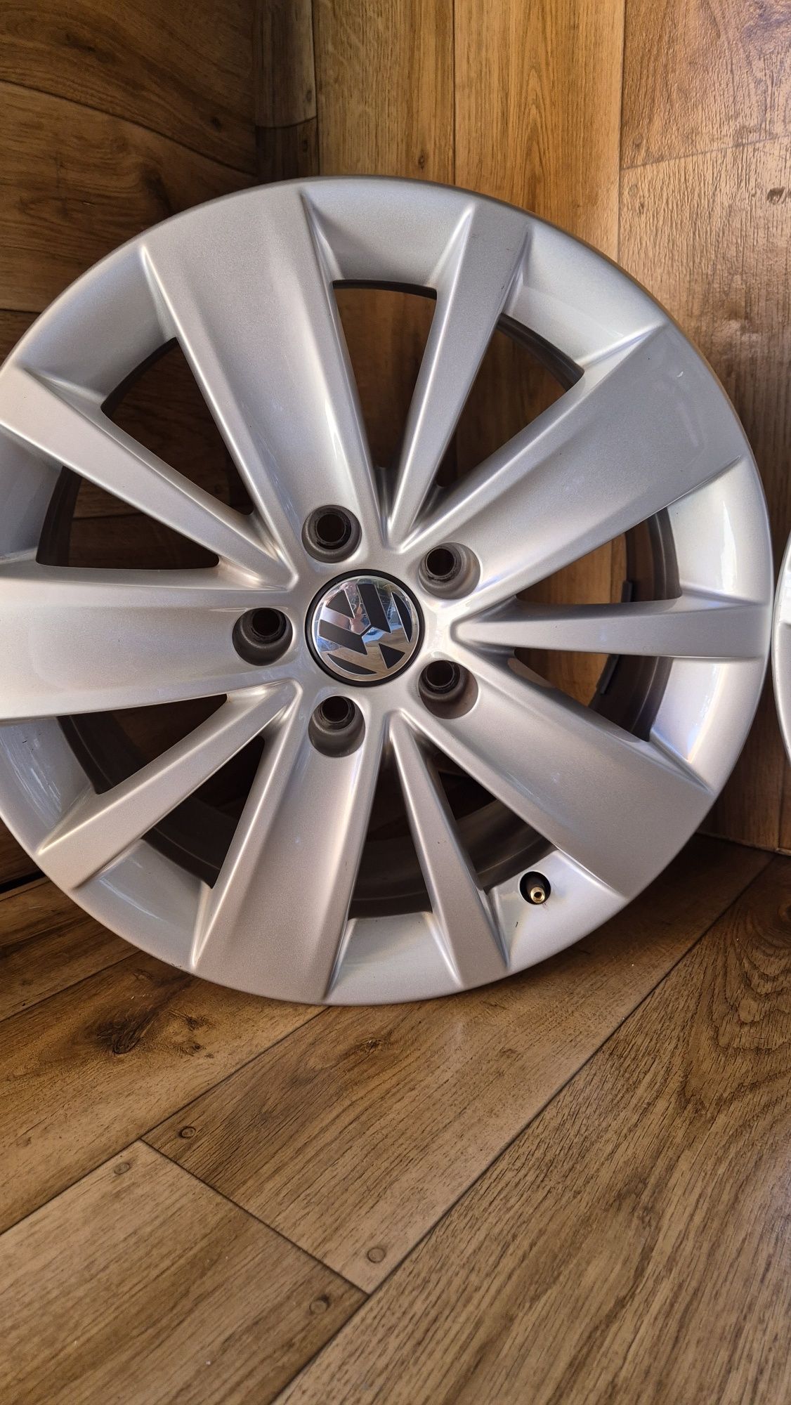 Alufelgi OE VW 16cali 5x112 et33 6.5j stan bdb Audi VW Seat skoda