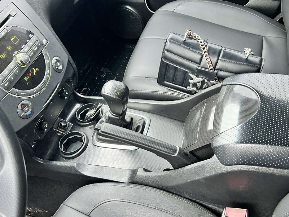 Рамний повнопривідний джип