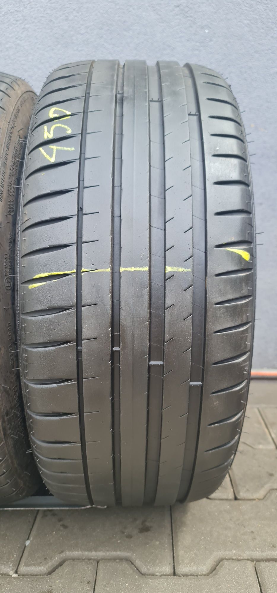 225/40/18 Michelin