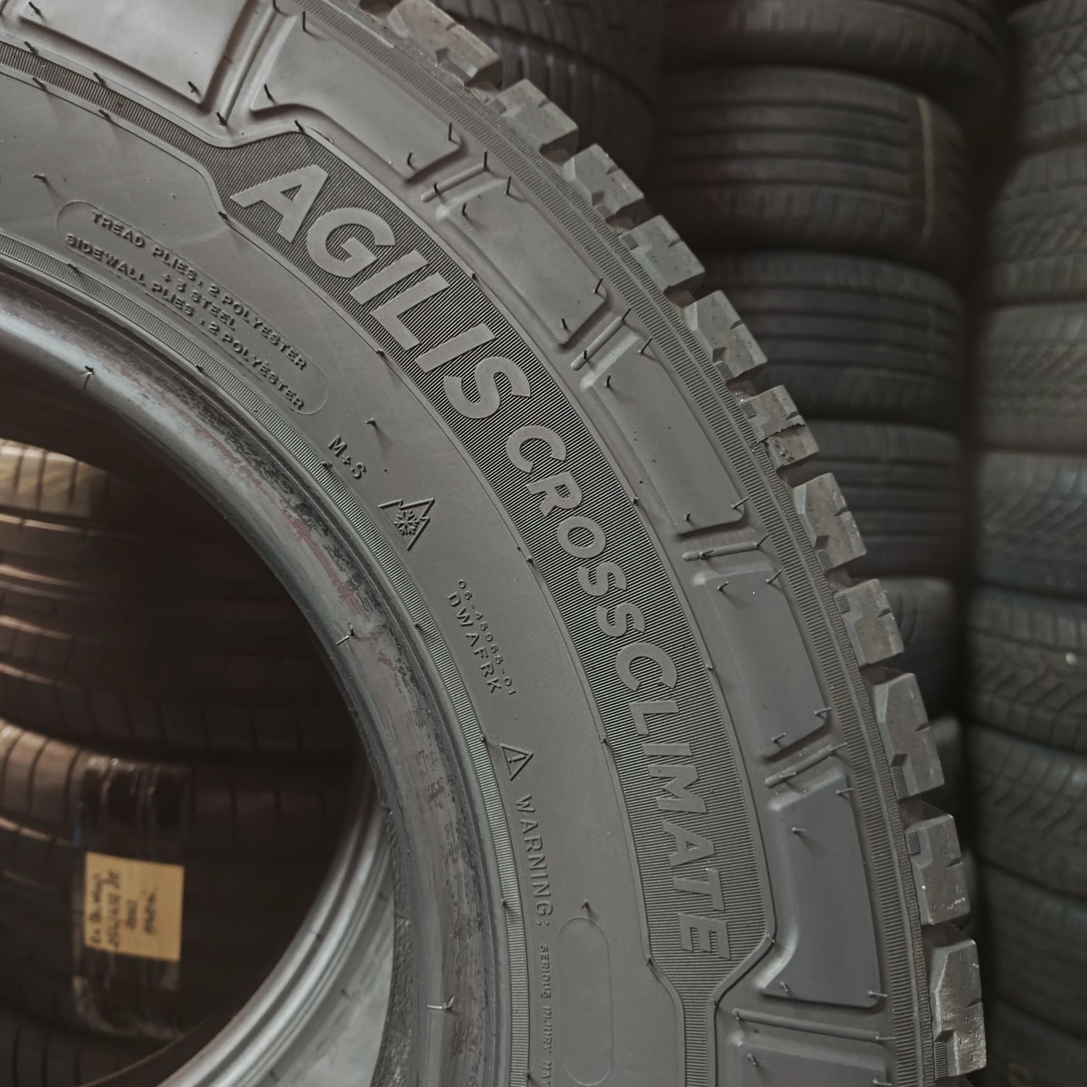 225/75/16 C Sprzedam parę opon całorocznych Michelin