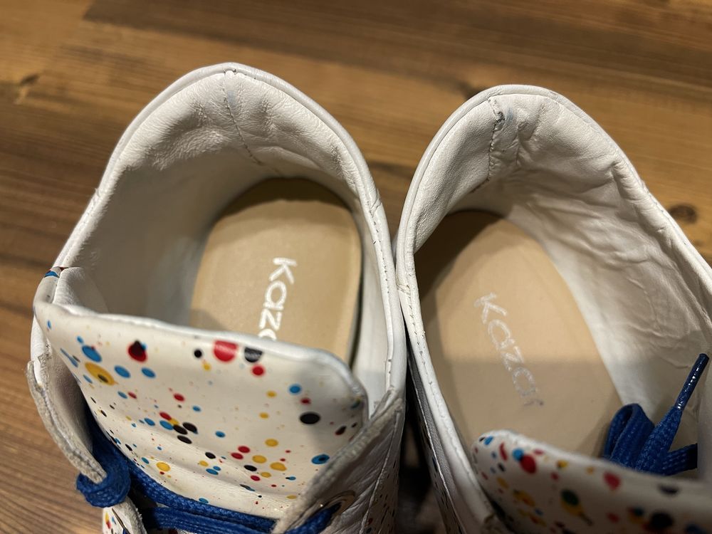 Buty kazar na koturnie