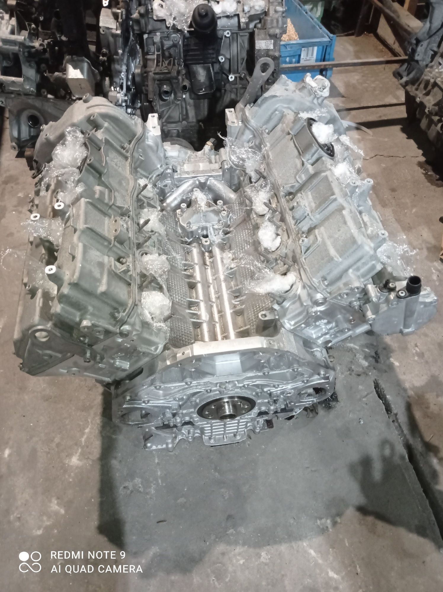 Silnik 4.4B V8  n63b44b. BMW