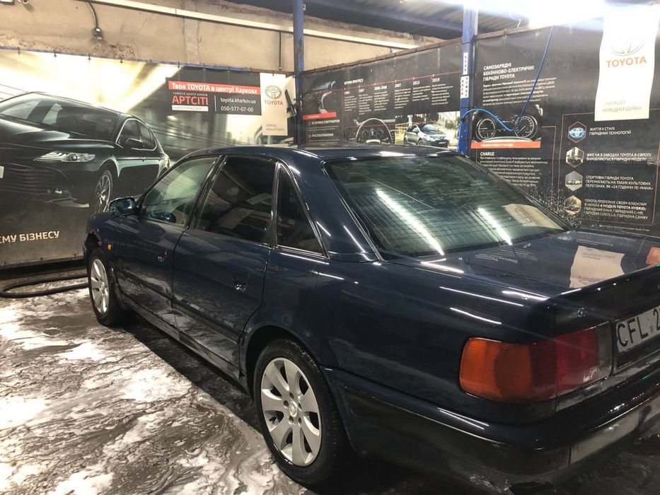 Audi 100 2.3 газ/бензин на полном ходу, технически в неплохом состояни