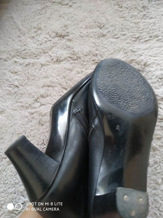 Ботінки жіночі шкіряні