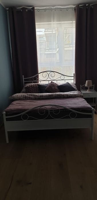 Vintage retro łóżko białe z materacem i szafkami Lili I