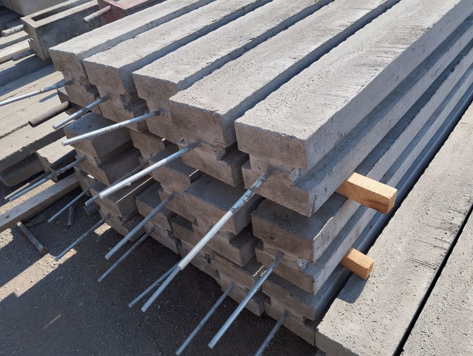 Słupki betonowe ze śrubą na 6, 7, 8, 9, 10 płyt