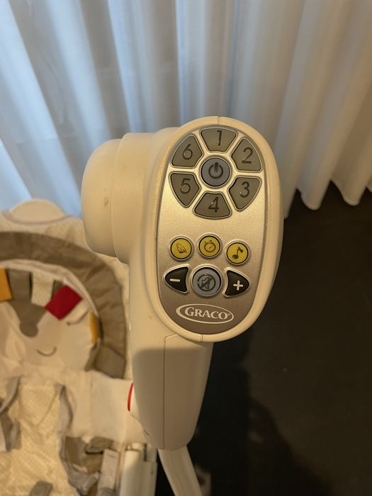 Baloiço elétrico para bebé