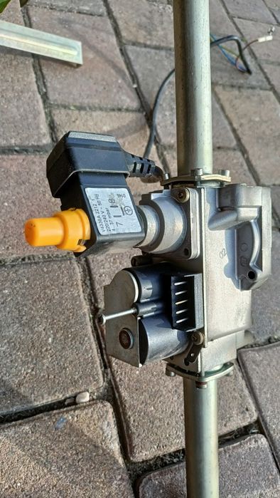 Elektrozawór Honeywell typ VK4105Q