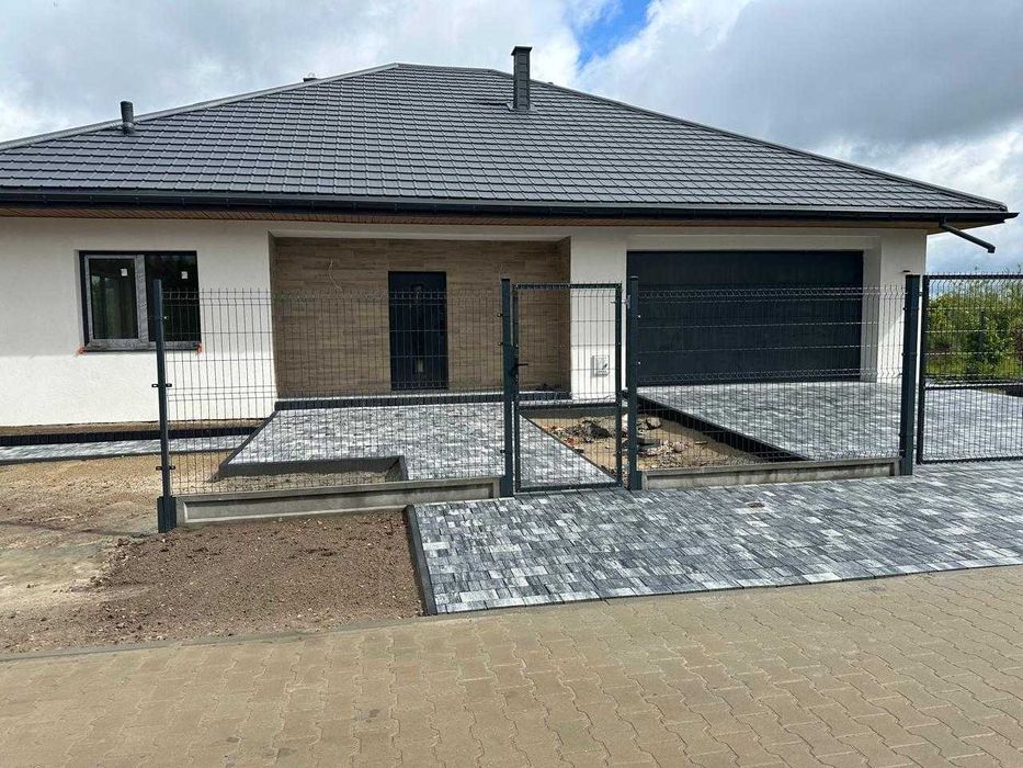 Окремостоячий будинок з гаражем під Варшавою