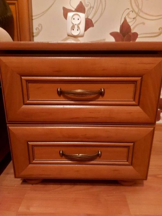 2 stoliki nocne z 2 szufladkami