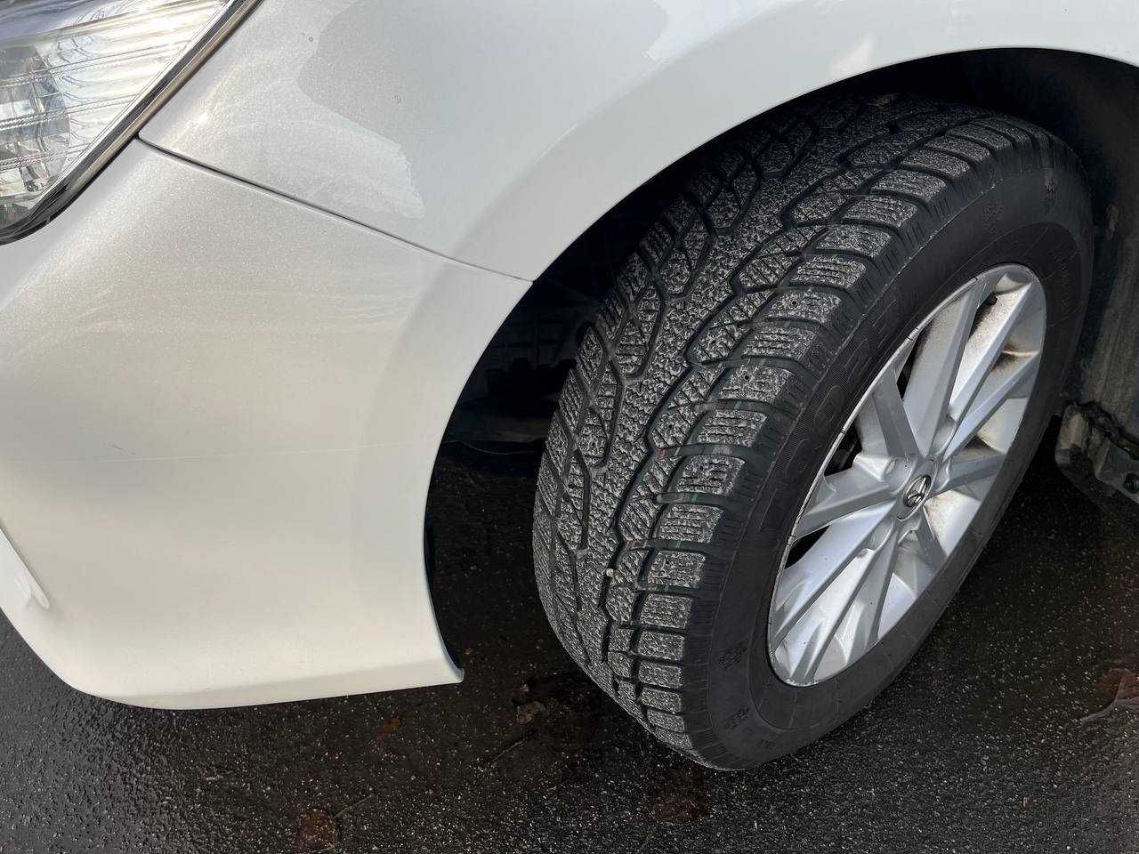 Toyata Camry 50 oficial 2013
