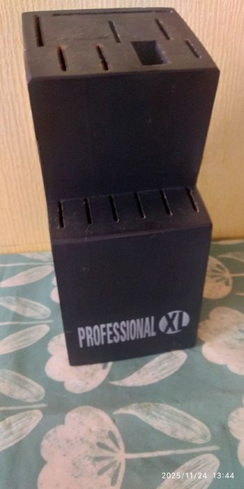 Підставка під ножі дерев'яна