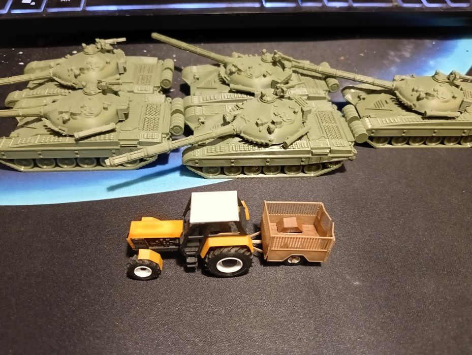 Zestaw 5x T-72 PL Zetor/Ursus z przyczepką skala H0