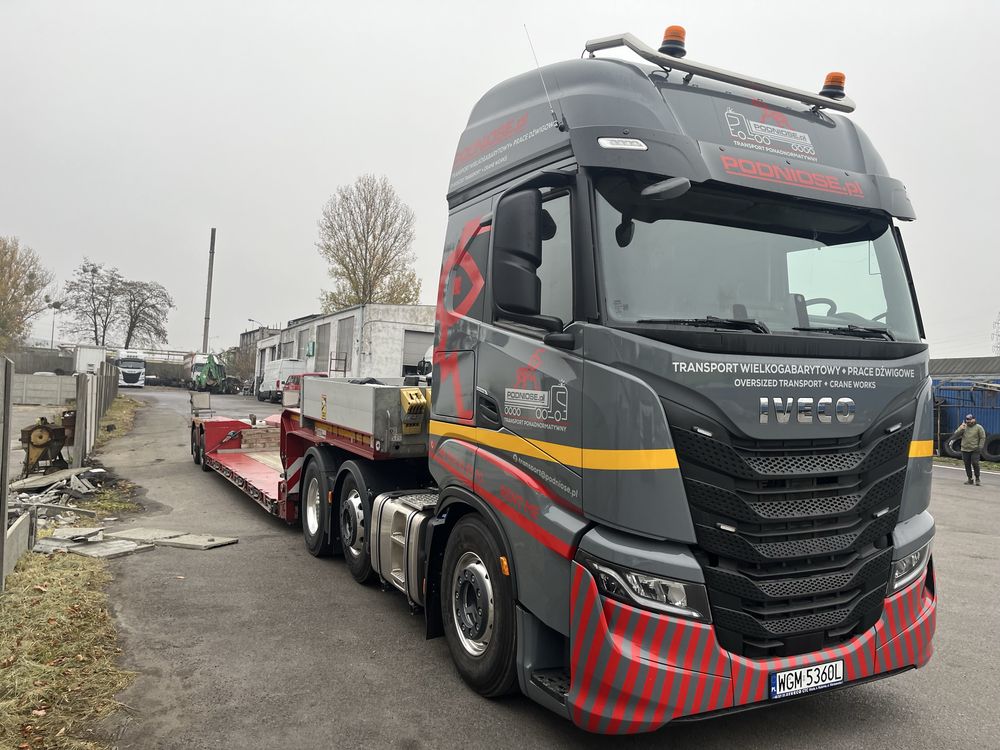 Iveco S-WAY z naczepą MAXTAILER 510 osie pendel