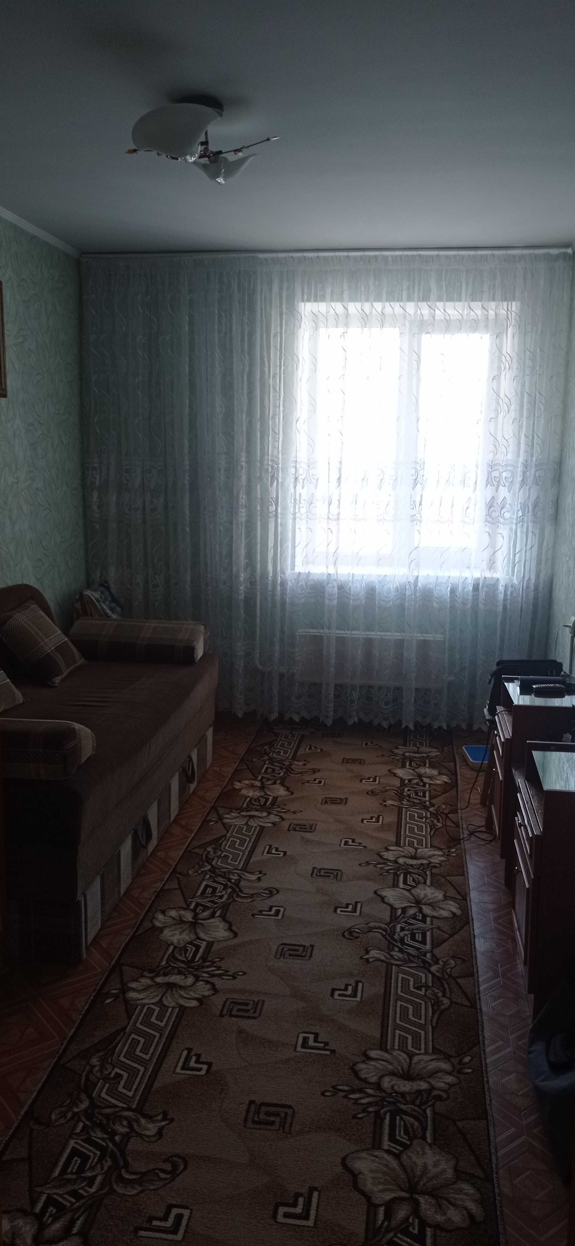 Продам чотирьох кімнатну квартиру