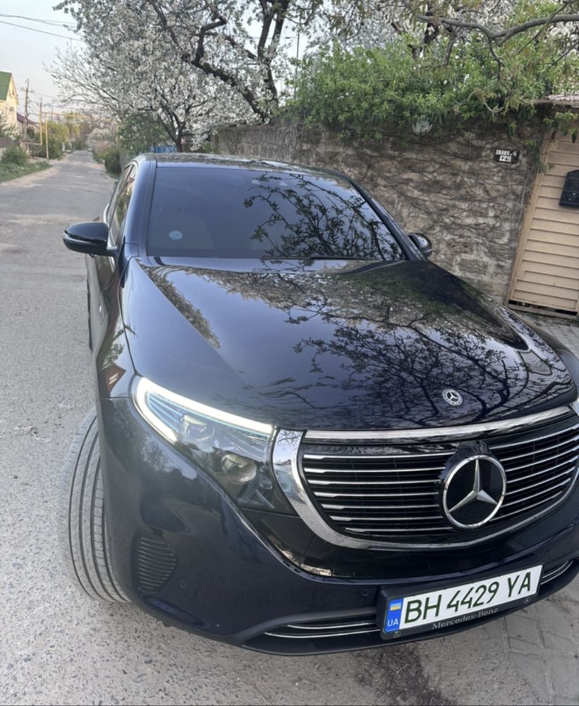 Продам Мерседес EQC 400