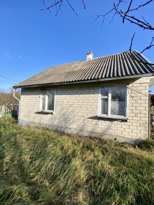 Цегляний будинок в Кам'яній горі масив Борковський.