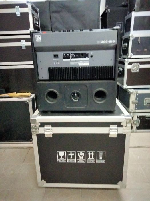 Басове комбо Ampeg BA300-210