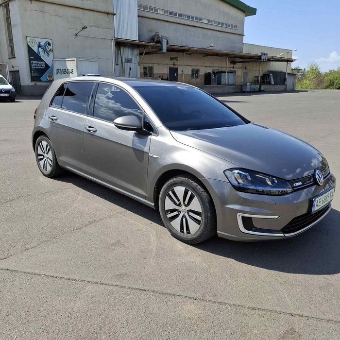 Электро автомобиль e-golf