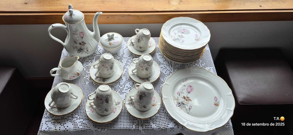 Serviço de Chá com pratos de doce, da Royal  Tognana