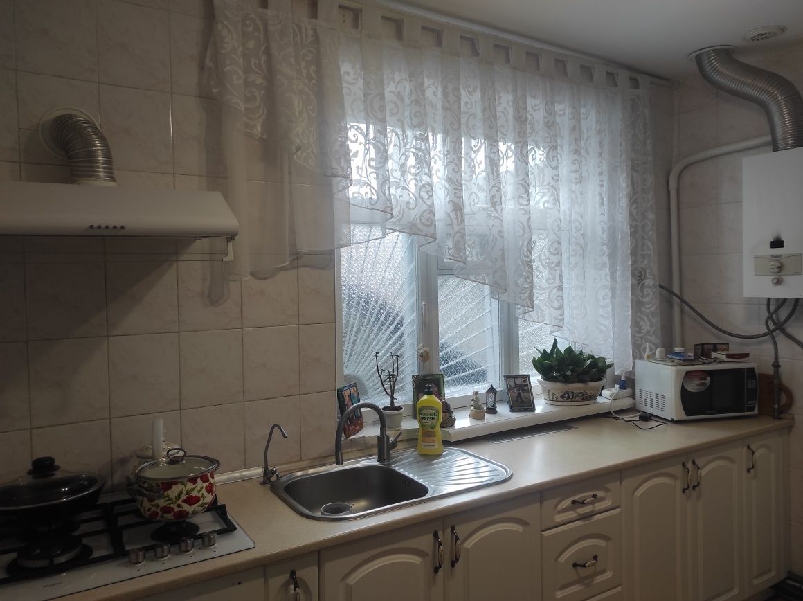 Продам будинок в районі Рошену