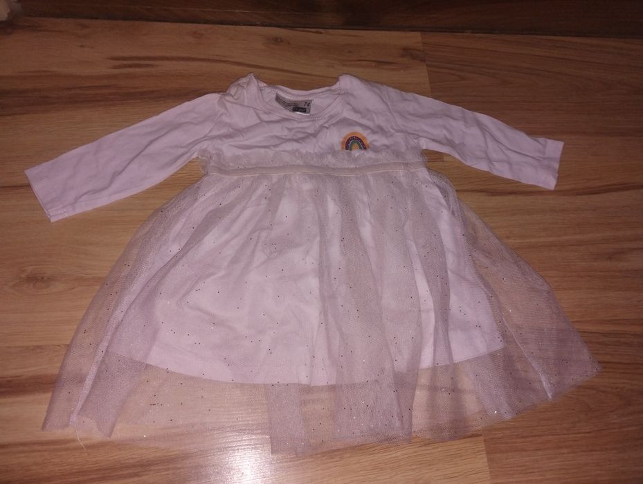 Zestaw ubranek dla dziewczynki rozmiar 74/80 stan bardzo dobry