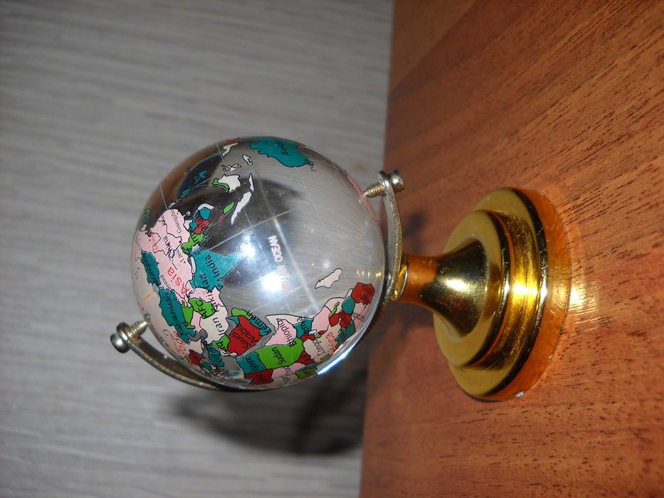 глобус настільний сувенир