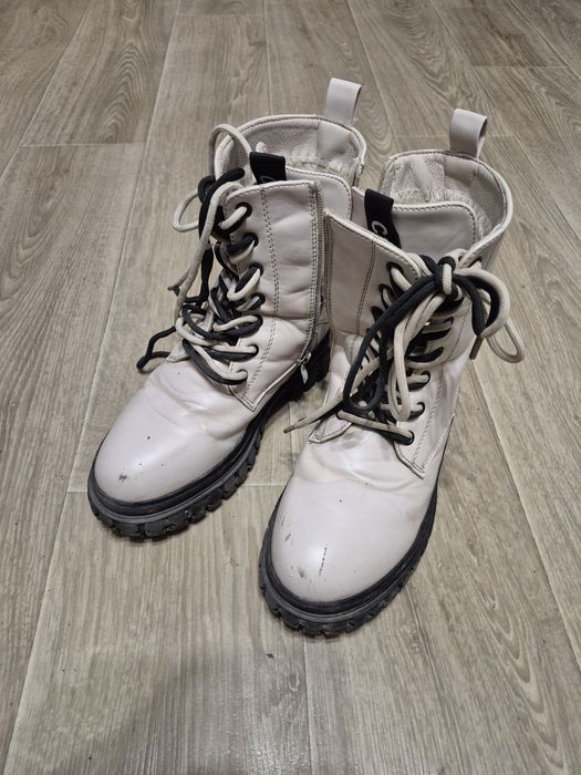 Теплі черевики для дівчинки 36розмір по стєльці 23 см