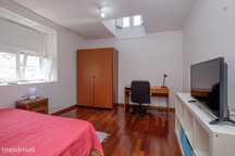 147349 - Quarto com cama de solteiro, com casa...
