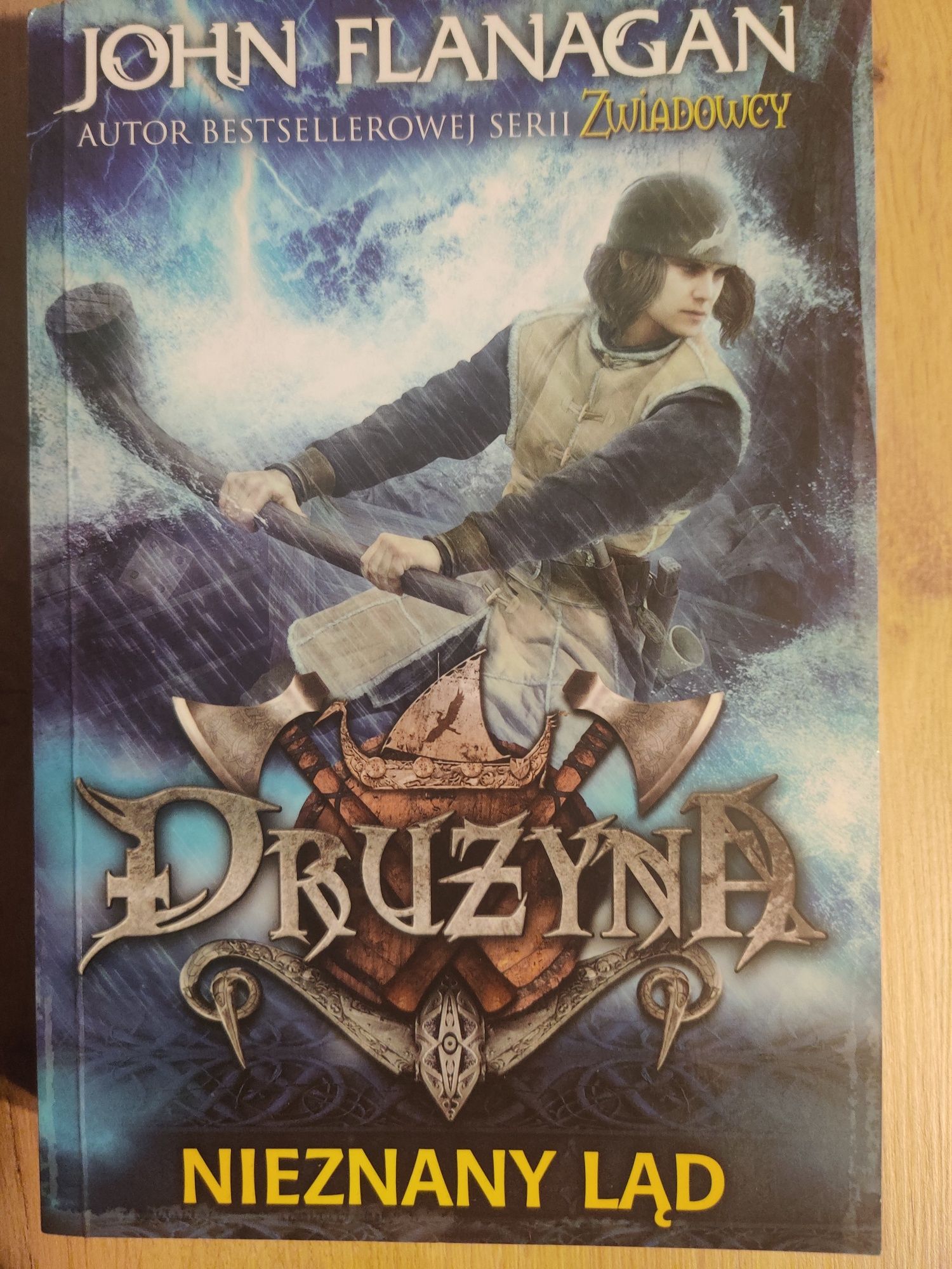 Książka fantasy dla młodszych "Drużyna" Tom 6 Nieznany Ląd