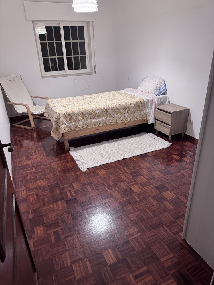 Aluga-se quarto na Abrunheira, Sintra - Apenas Mulheres