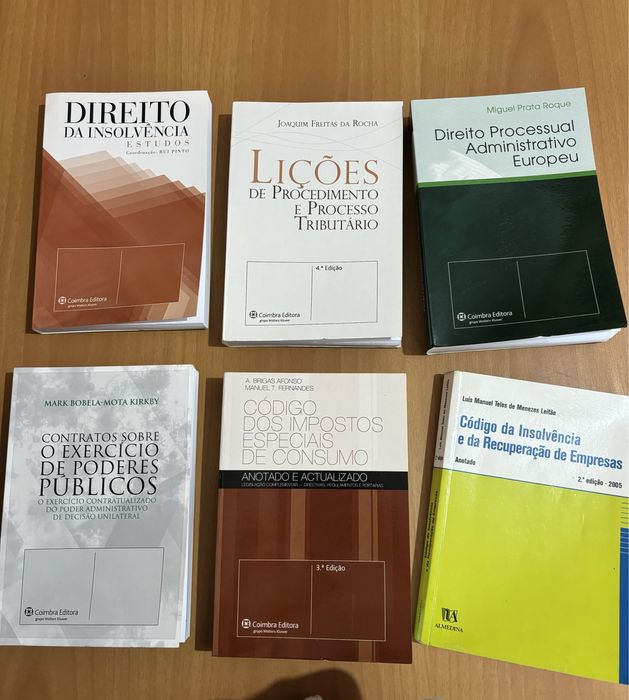 Livros de Direito variados