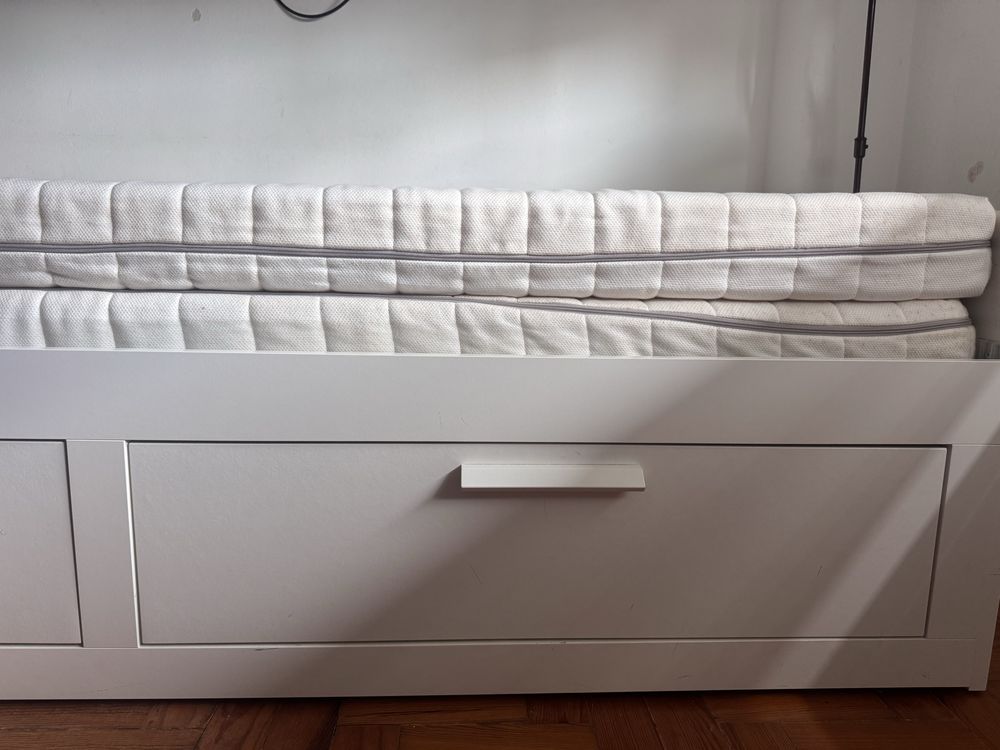 Cama de solteiro/ casal dulpa! 2 colchões incluidos!