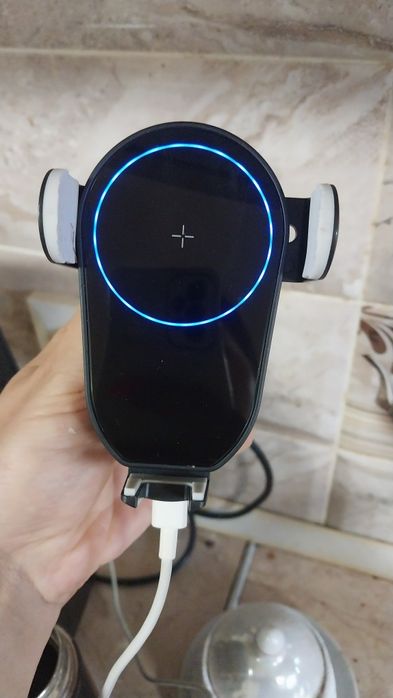 Беспроводная зарядка для смартфона