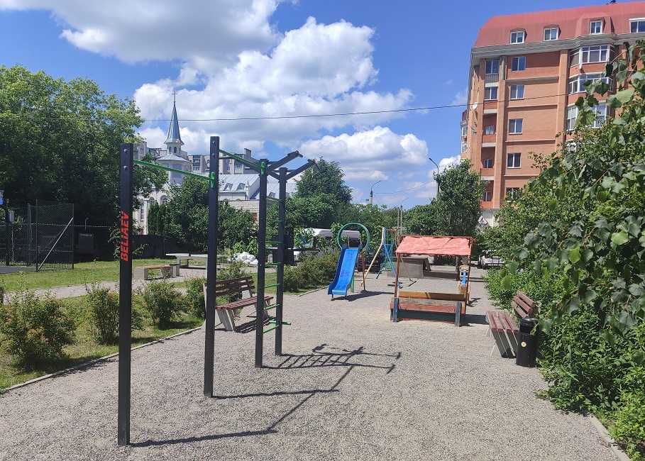 Вільний продаж 2-х кімнатної квартири з ремонтом в центрі!