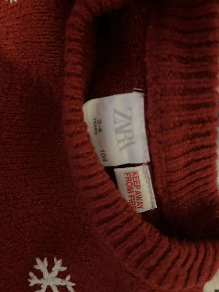 Sweter świąteczny marki Zara