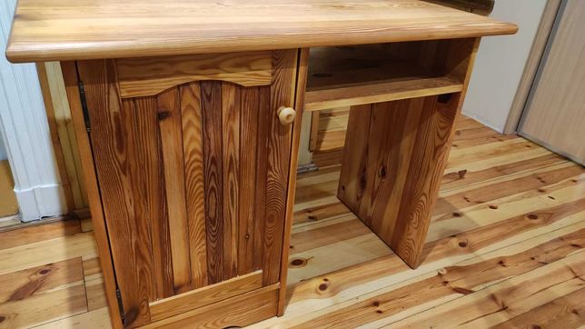 Odnowione biurko drewniane