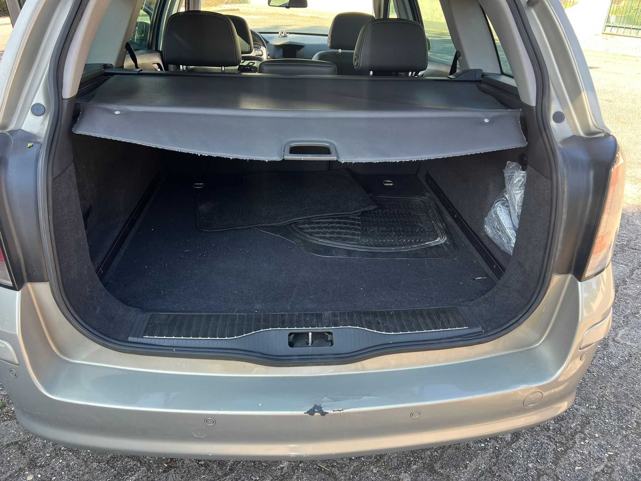 Opel Astra 1.7 Cdti versão COSMO