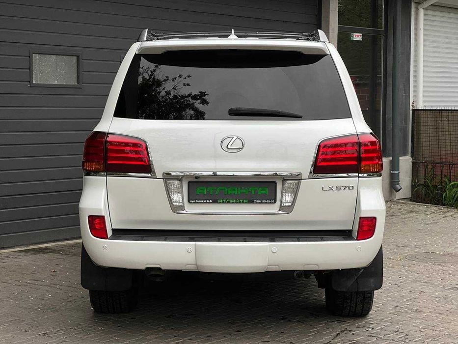 Lexus LX 570 AT 2011
