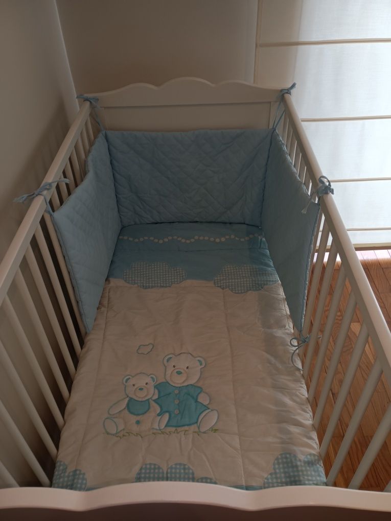 Cama/berço para bebé/criança do IKEA ( Hensvik) com oferta de colchão