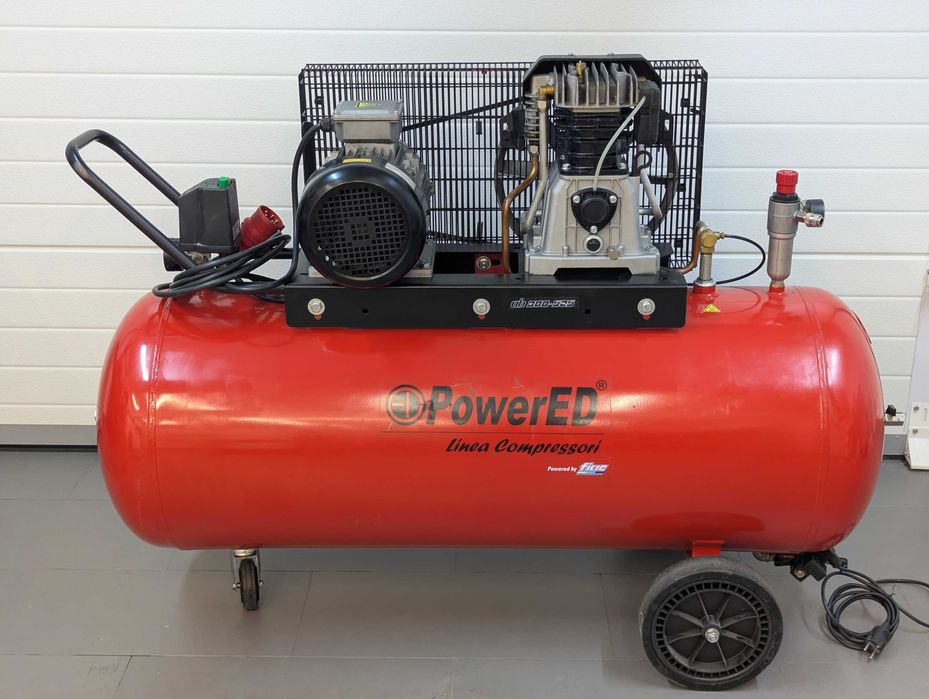 Compressor ar comprimido 270L 5.5HP Trifásico + purga automática