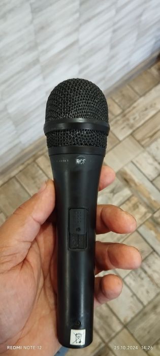 Микрофон вокальный RCF